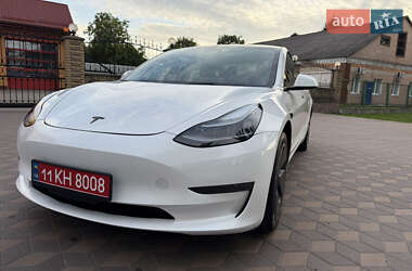 Седан Tesla Model 3 2023 в 