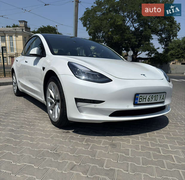 Tesla Model 3 2022