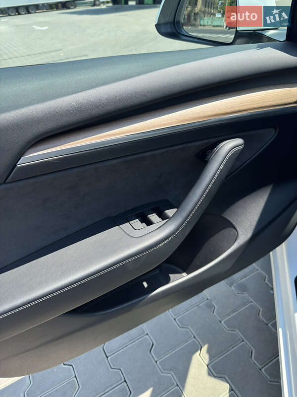 Седан Tesla Model 3 2022 в Одесі