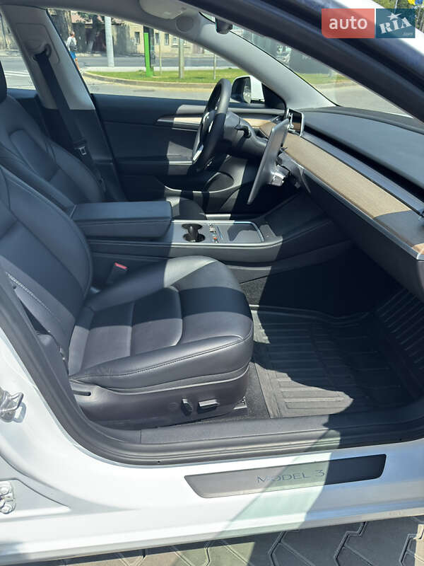Седан Tesla Model 3 2022 в Одесі