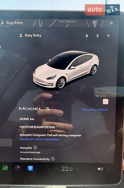 Седан Tesla Model 3 2022 в 