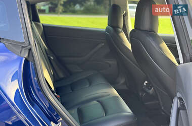 Седан Tesla Model 3 2019 в 
