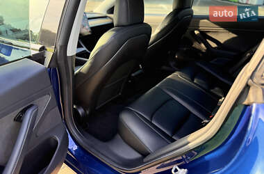 Седан Tesla Model 3 2019 в 