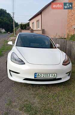 Седан Tesla Model 3 2020 в 