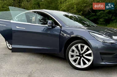 Седан Tesla Model 3 2019 в 
