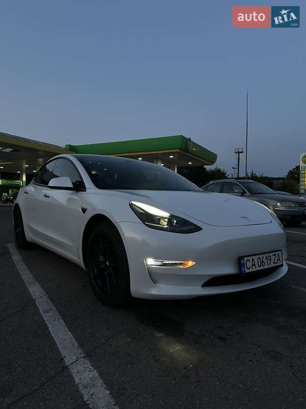 Tesla Model 3 2023