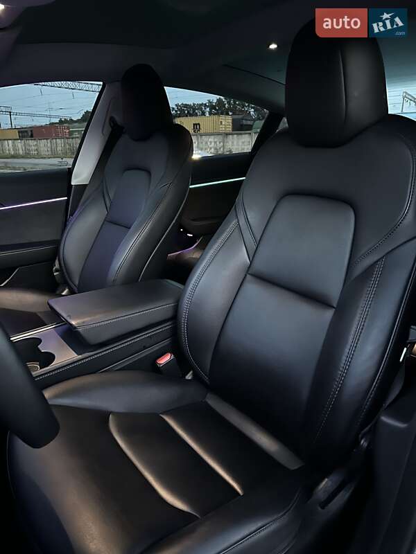 Седан Tesla Model 3 2023 в Знам'янці