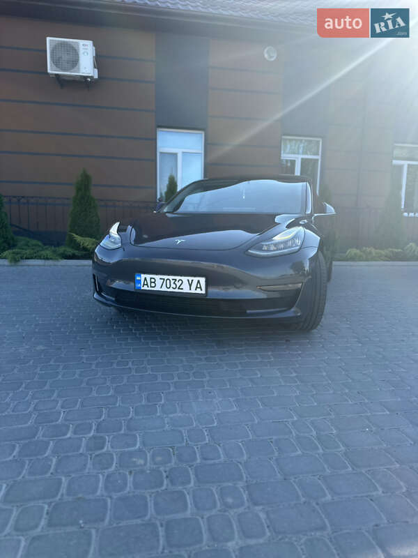 Седан Tesla Model 3 2017 в Вінниці