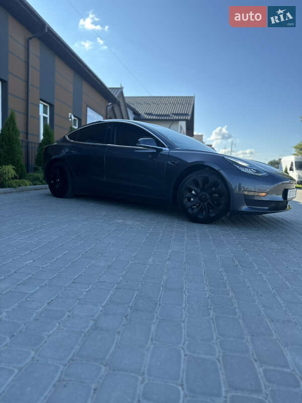 Седан Tesla Model 3 2017 в Вінниці