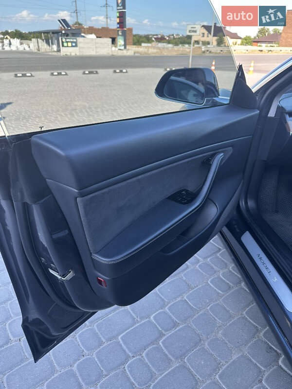 Седан Tesla Model 3 2017 в Вінниці