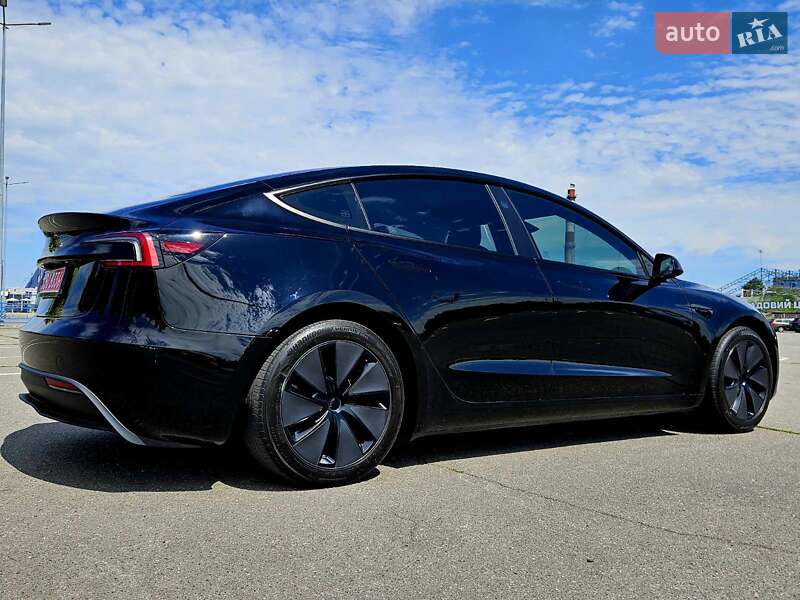 Седан Tesla Model 3 2024 в Днепре
