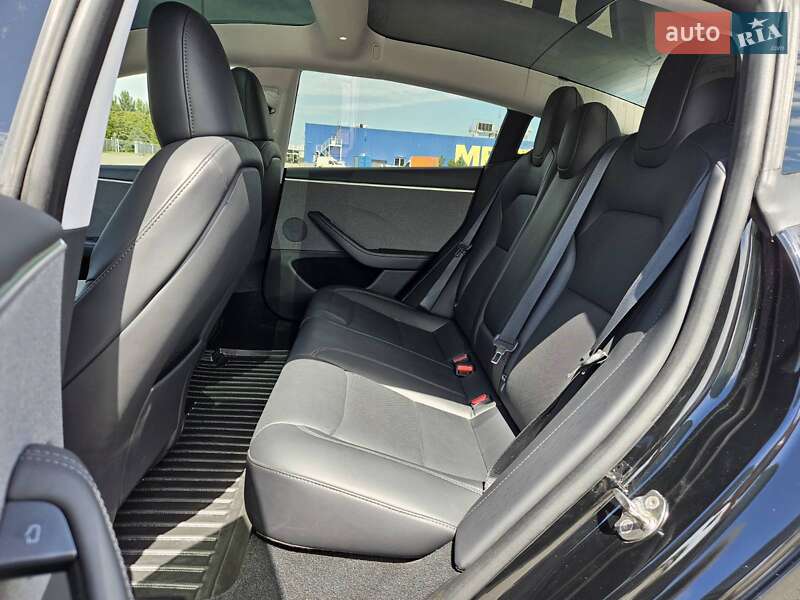 Седан Tesla Model 3 2024 в Днепре
