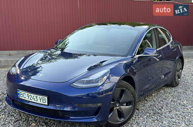 Седан Tesla Model 3 2019 в 