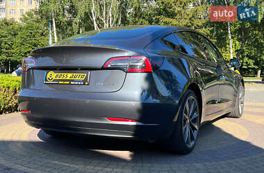 Седан Tesla Model 3 2020 в 