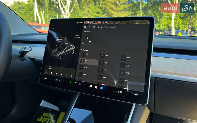 Седан Tesla Model 3 2020 в Львові