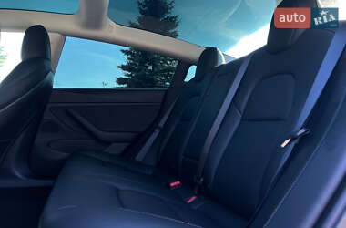 Седан Tesla Model 3 2020 в 