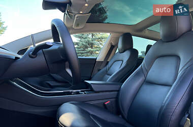 Седан Tesla Model 3 2020 в 