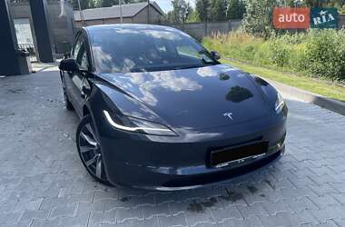 Седан Tesla Model 3 2024 в 