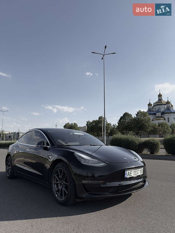 Седан Tesla Model 3 2018 в Кривом Роге