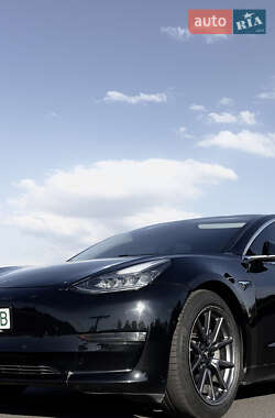 Седан Tesla Model 3 2018 в Кривом Роге