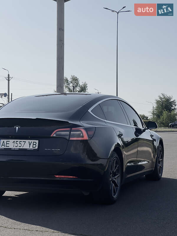 Седан Tesla Model 3 2018 в Кривом Роге