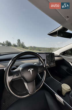 Седан Tesla Model 3 2018 в Кривом Роге