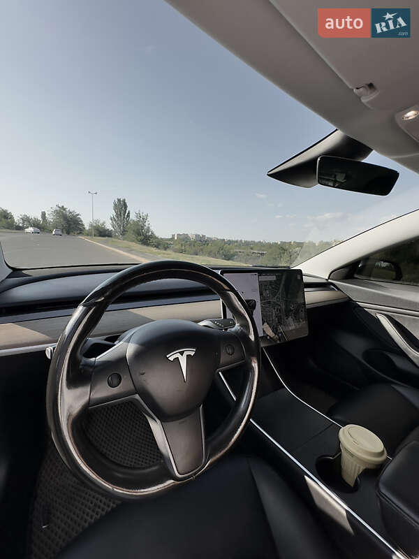 Седан Tesla Model 3 2018 в Кривом Роге