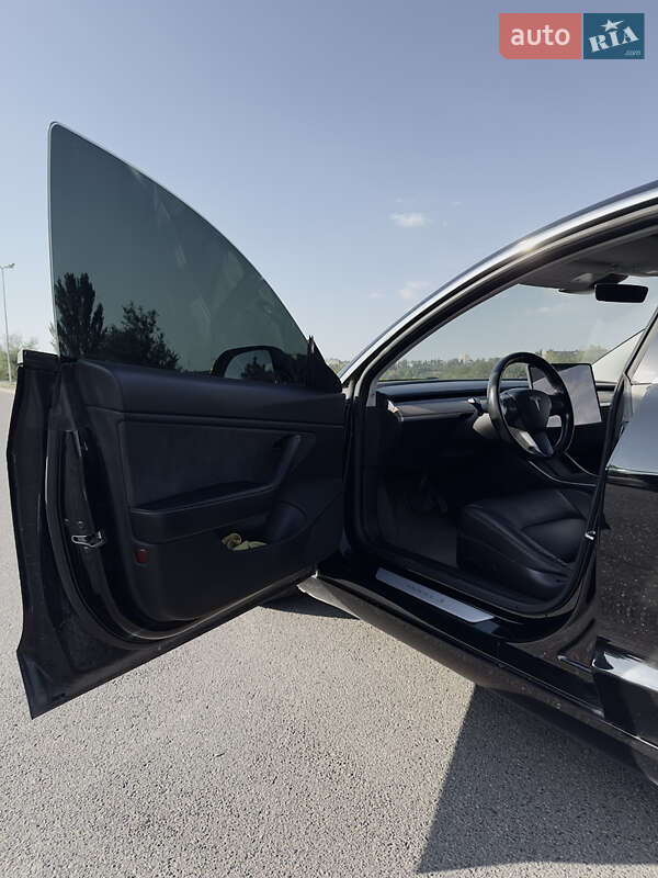 Седан Tesla Model 3 2018 в Кривом Роге