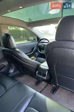 Седан Tesla Model 3 2018 в Кривом Роге