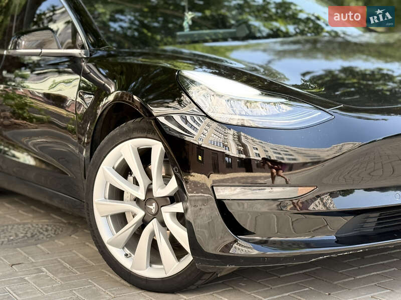 Седан Tesla Model 3 2019 в Николаеве