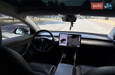 Седан Tesla Model 3 2019 в 
