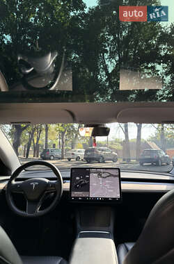 Седан Tesla Model 3 2021 в 