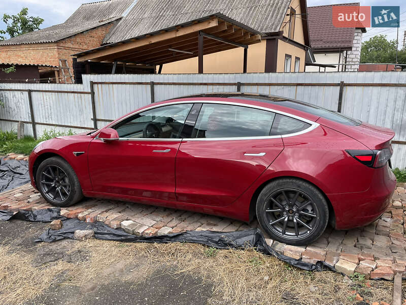 Седан Tesla Model 3 2019 в Сумах
