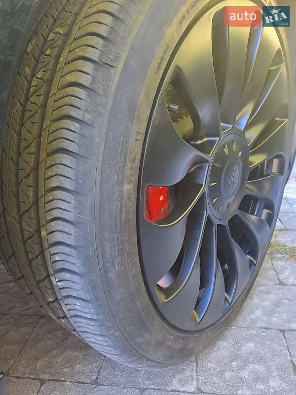 Седан Tesla Model 3 2021 в Львові