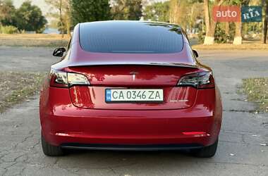 Седан Tesla Model 3 2020 в 