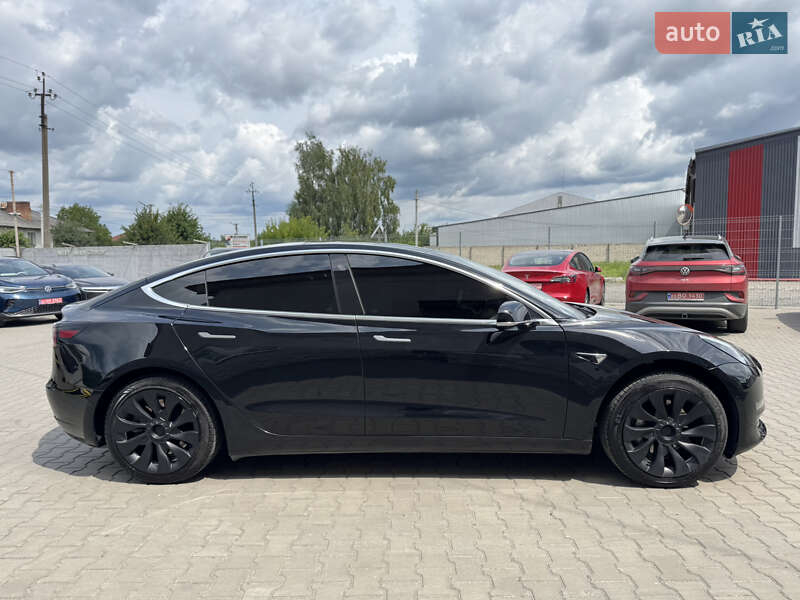 Седан Tesla Model 3 2019 в Луцке