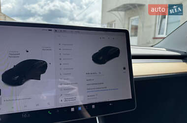 Седан Tesla Model 3 2019 в 