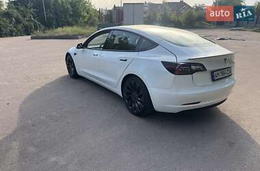 Седан Tesla Model 3 2021 в 
