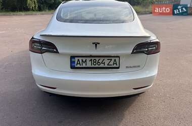 Седан Tesla Model 3 2021 в 