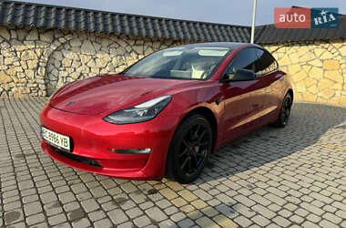 Седан Tesla Model 3 2021 в 