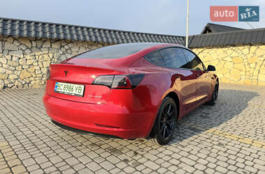 Седан Tesla Model 3 2021 в 