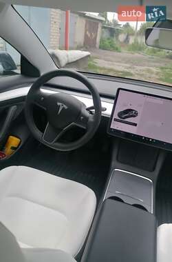 Седан Tesla Model 3 2021 в 
