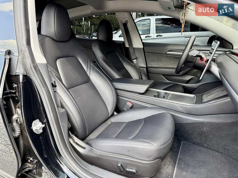 Седан Tesla Model 3 2023 в Харькове