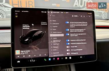 Седан Tesla Model 3 2023 в 