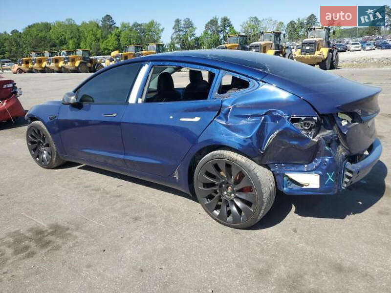Седан Tesla Model 3 2022 в Киеве