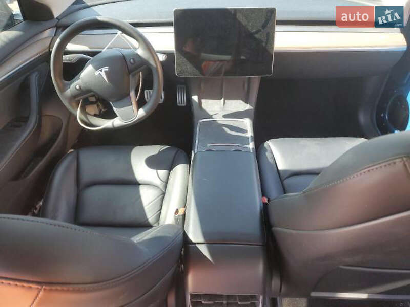 Седан Tesla Model 3 2022 в Киеве
