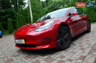 Седан Tesla Model 3 2020 в 