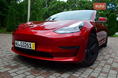 Седан Tesla Model 3 2020 в 