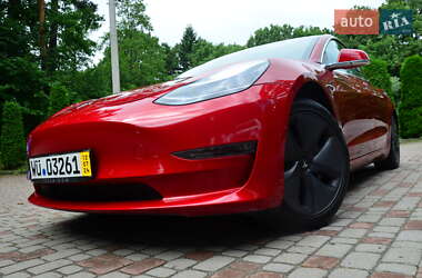 Седан Tesla Model 3 2020 в 