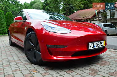 Седан Tesla Model 3 2020 в 
